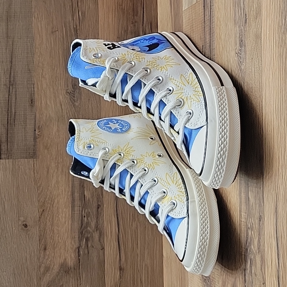 Converse High Top Brand new.